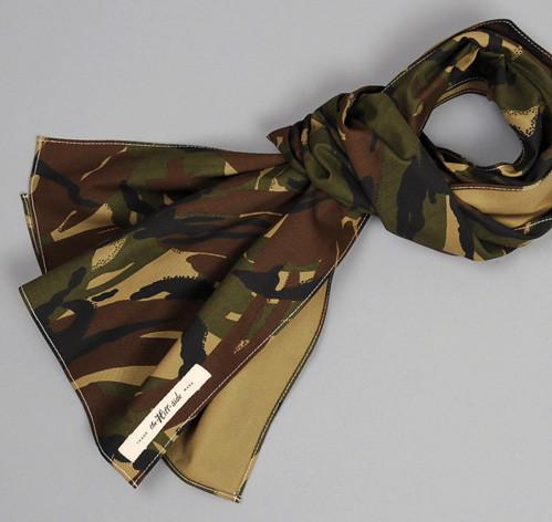 N70-140 - Hungarian Camouflage Print Large Scarf, Olive / Brown
