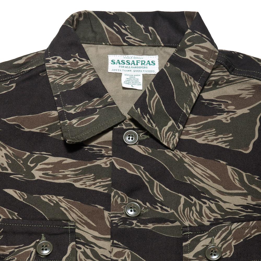 Sassafras G.D.U. Jacket Tiger Camo at shoplostfound, neck