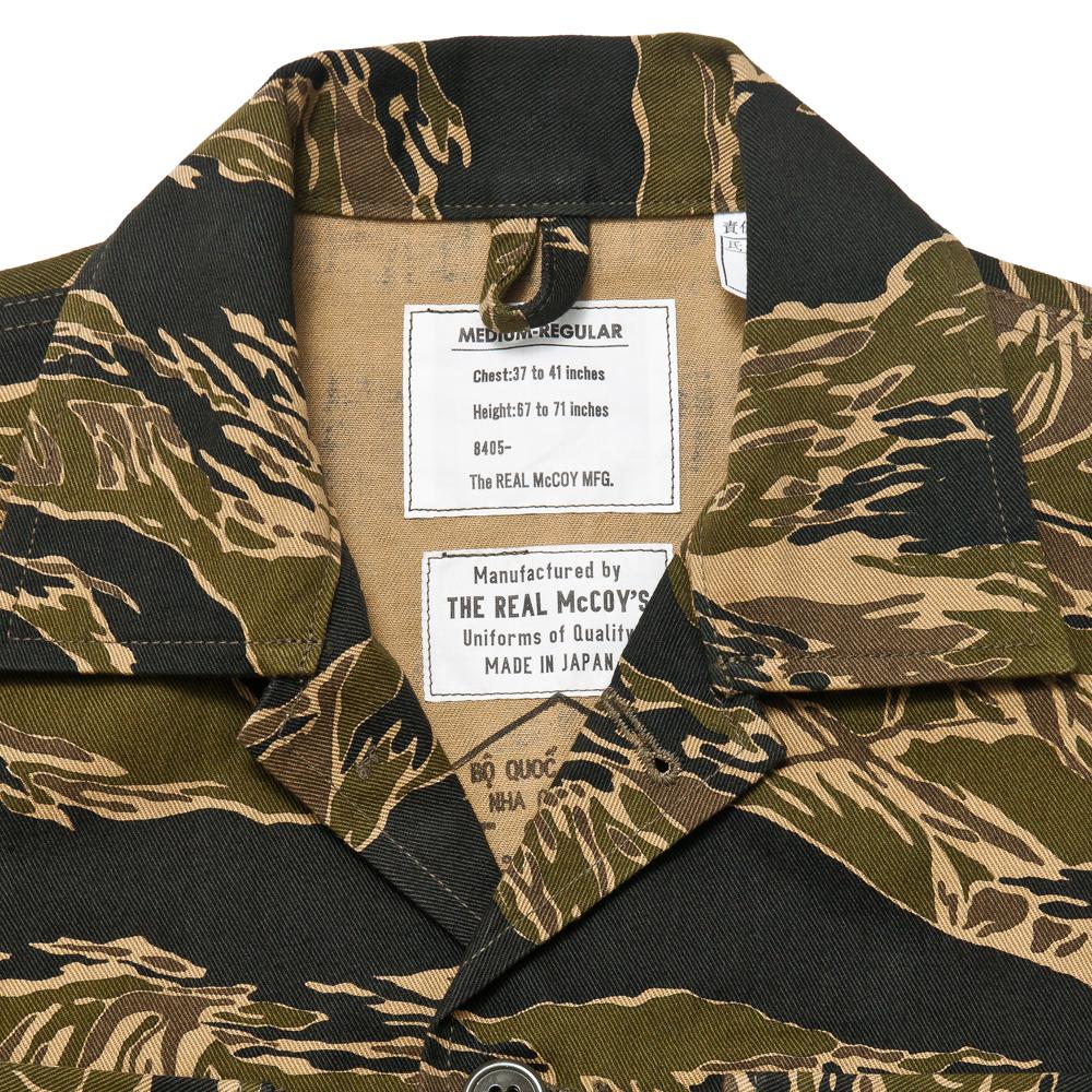 The Real McCoy's Tiger Camouflage Shirt John Wayne MJ18012 at shoplostfound, neck